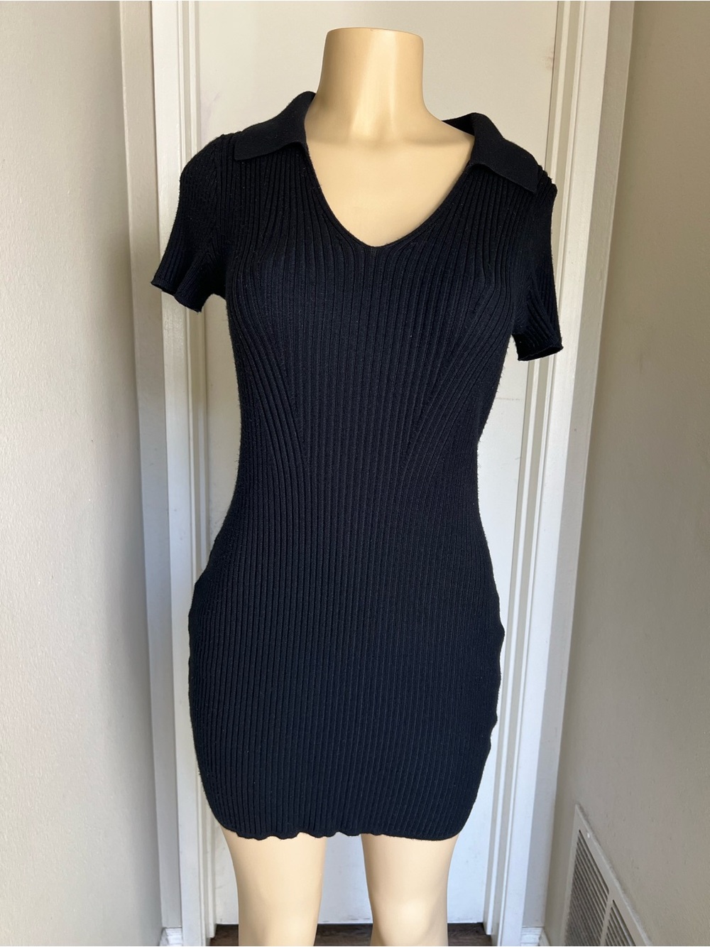 Abercrombie & Fitch Black Ribbed Turtleneck-Style Short Sleeve Sweater